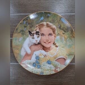 INNOCENCE BY JACK WOODSON ROYAL WINDSOR PLATE 8 5/8'" GOLD TRIM